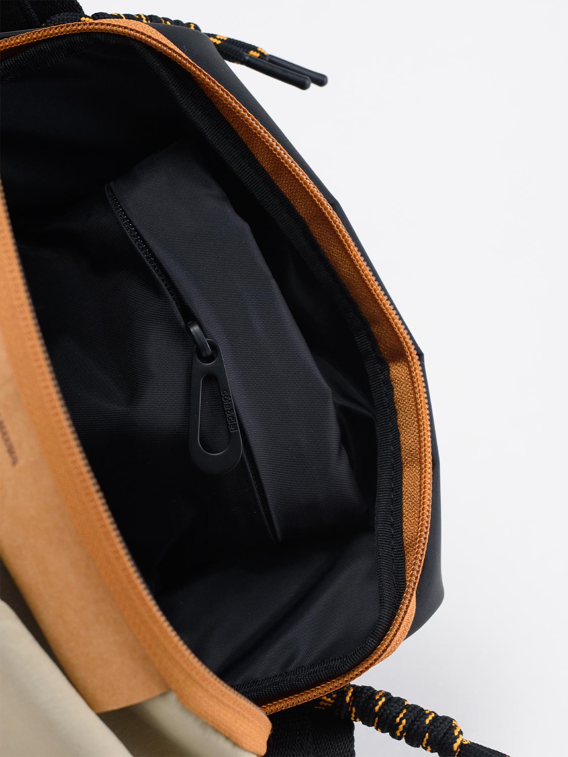 Isarau Bag S Robin Beige