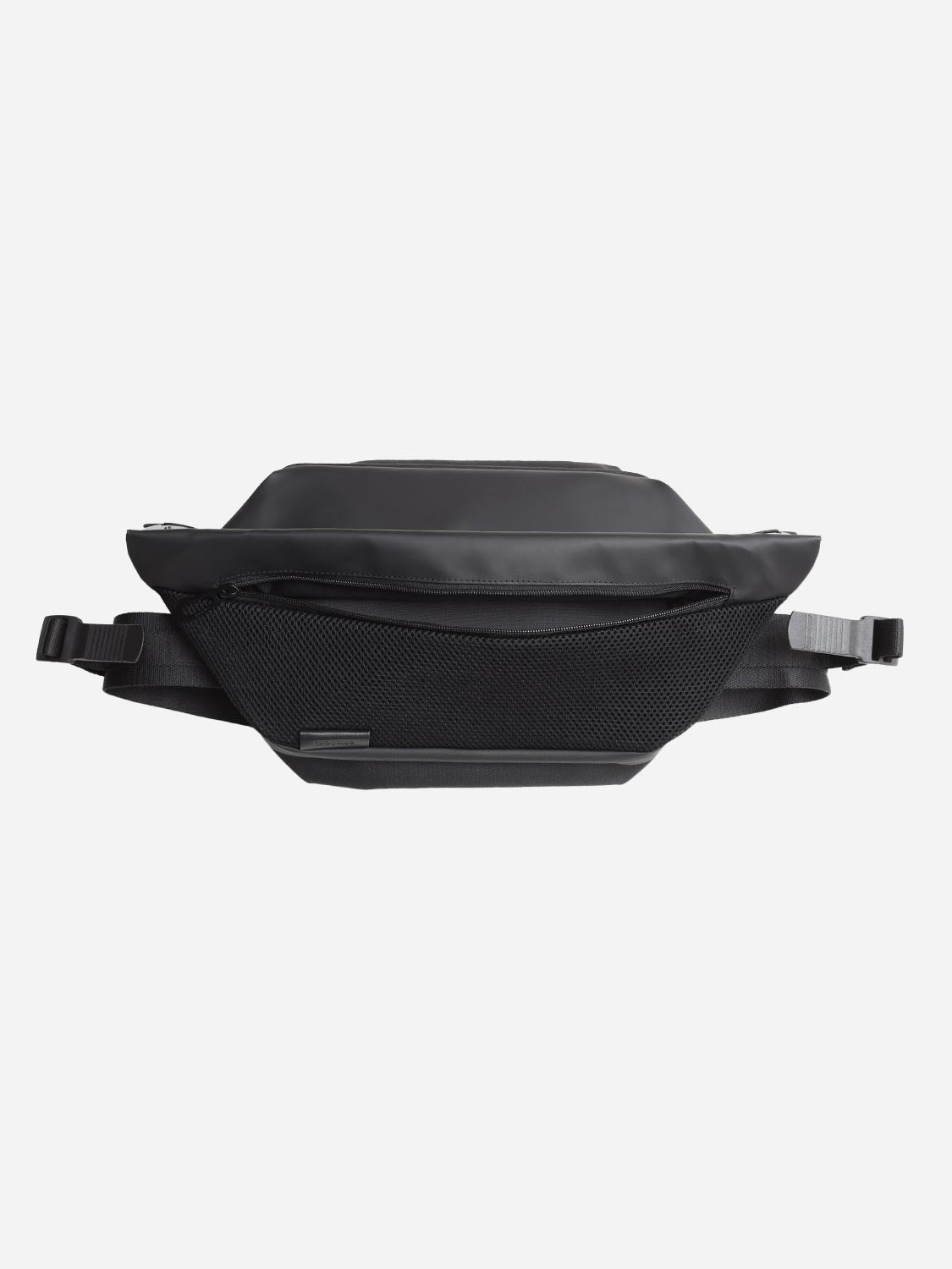 Isarau M Obsidian Black