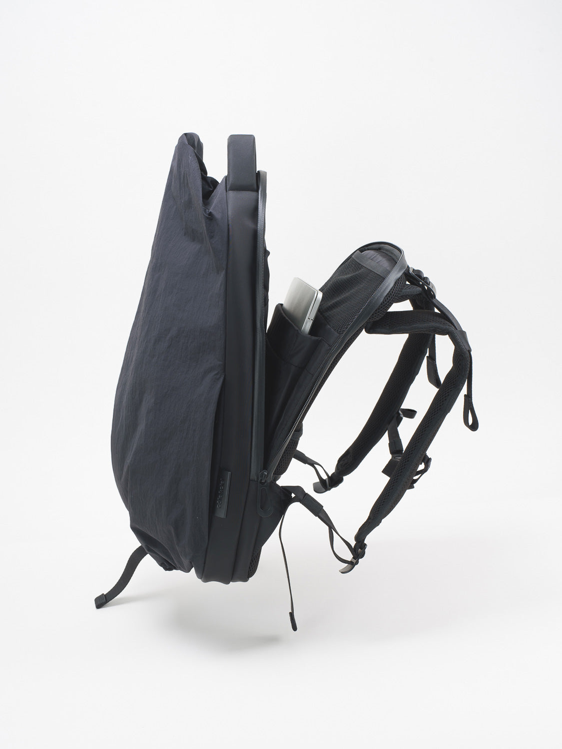 Isar M Komatsu Onibegie Nylon Black