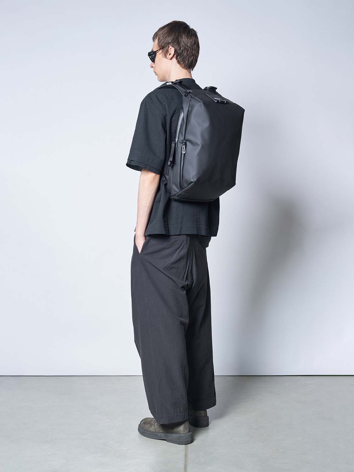 Saru Obsidian Black