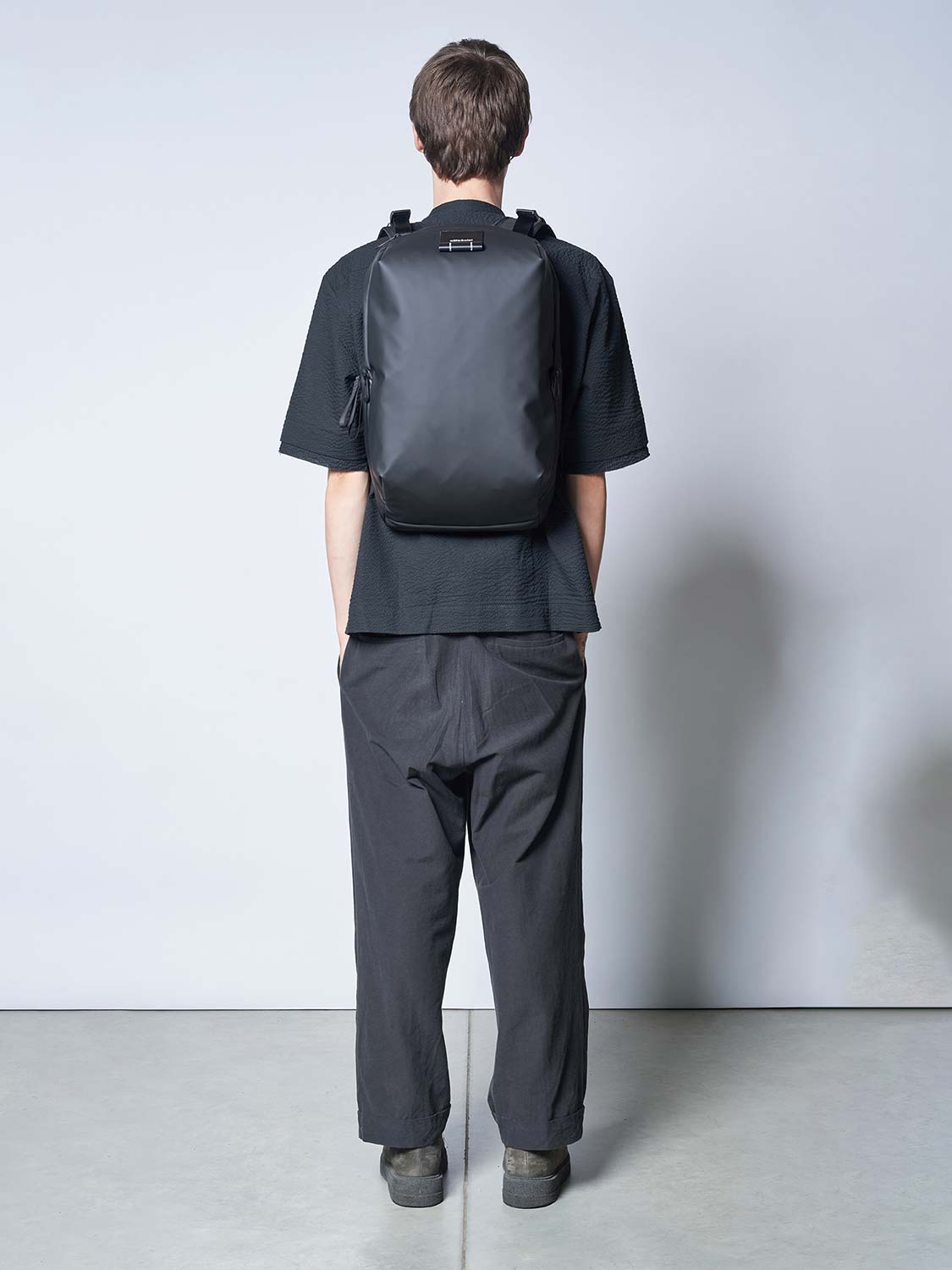 Saru Obsidian Black