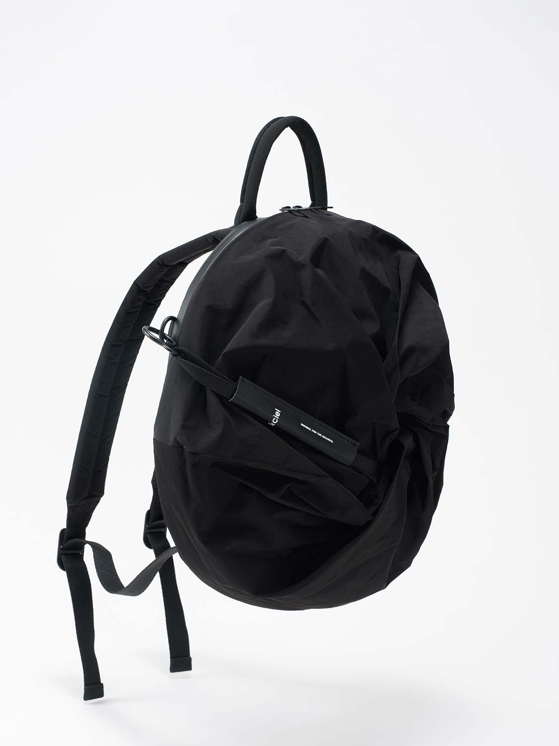 Adria Smooth Black