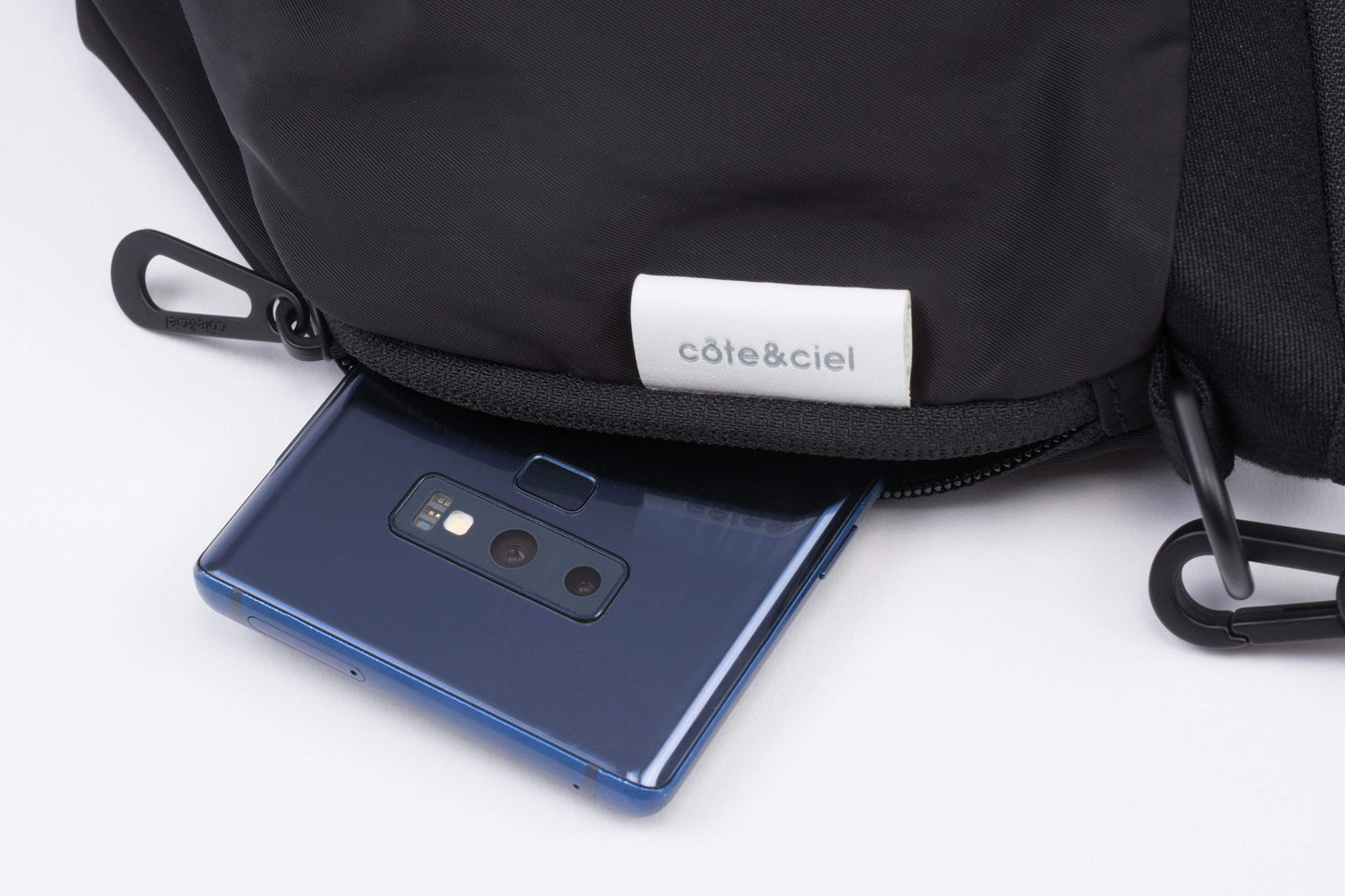 coteetciel Crossbody/Messenger Orne Smooth Black côte&ciel US 28863