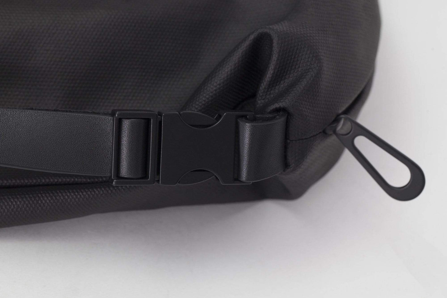 coteetciel Crossbody/Sling Black Inn S Coated Canvas Black côte&ciel US 28762