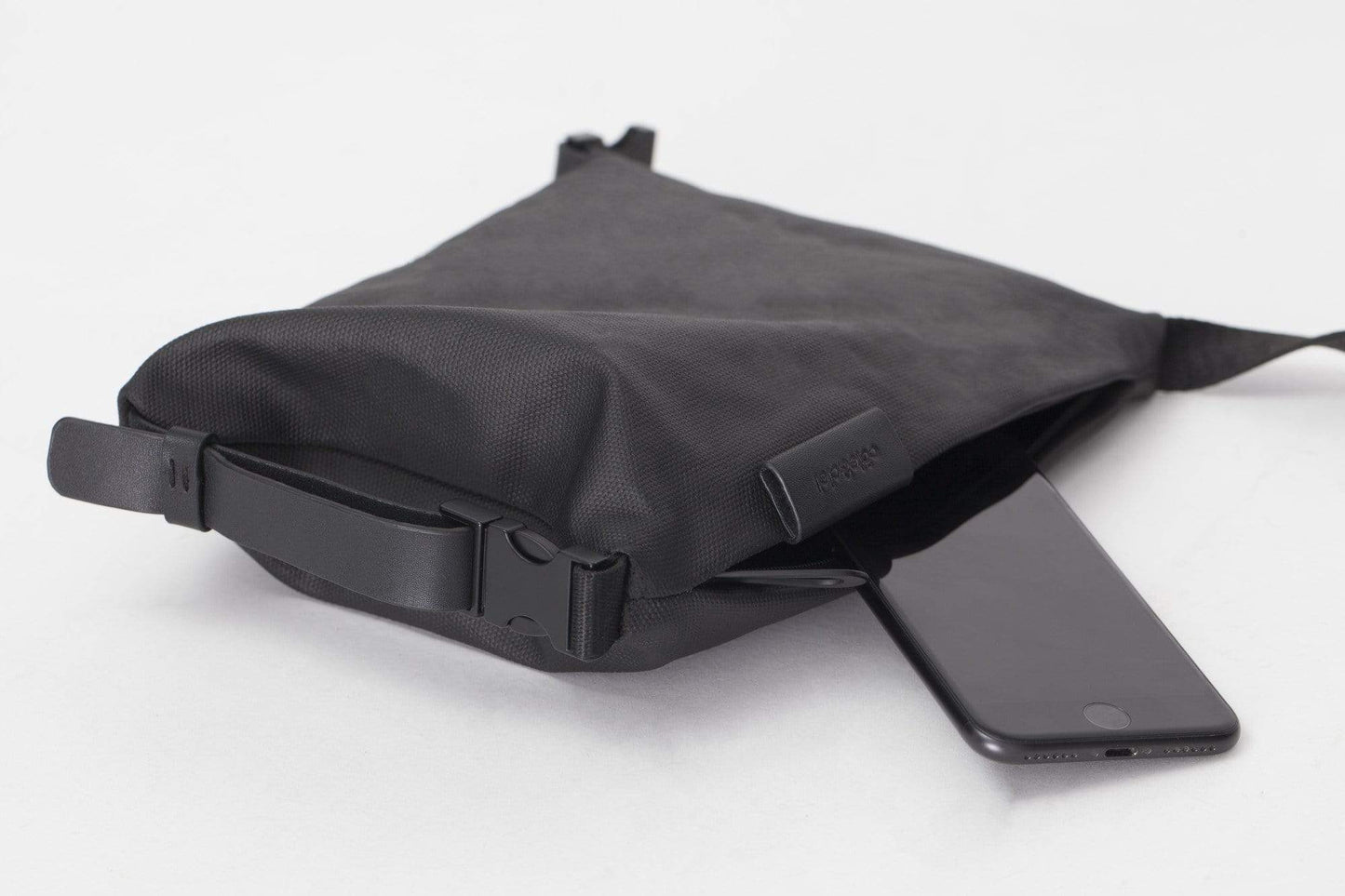 coteetciel Crossbody/Sling Black Inn S Coated Canvas Black côte&ciel US 28762