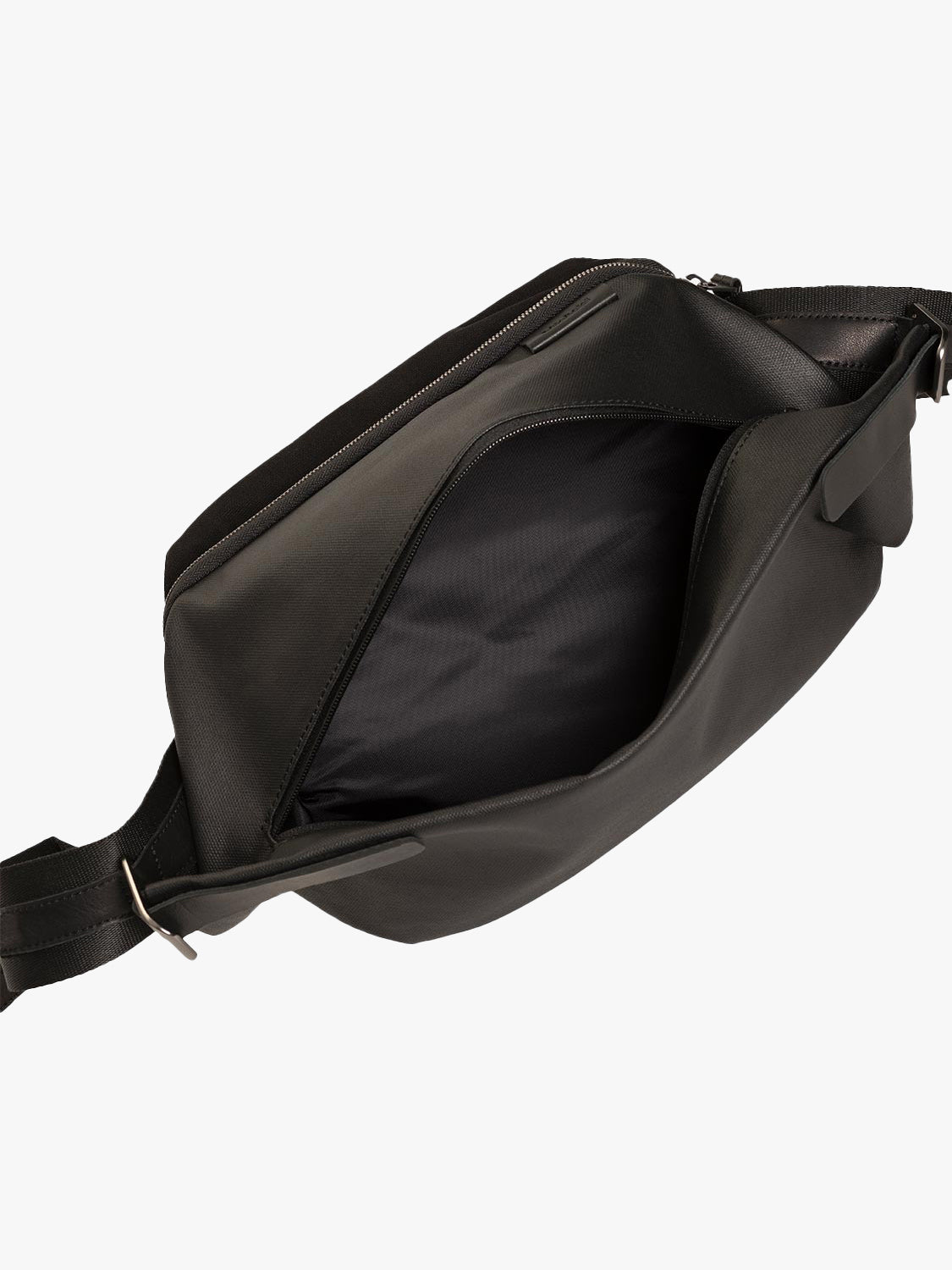 Isarau M Coated Canvas Black