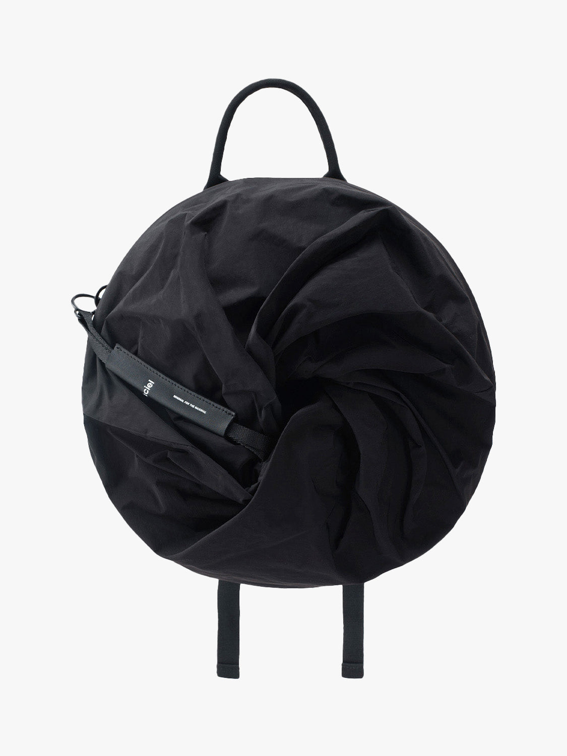 cote et ciel leather backpack Isar S EcoYarn Black Three external pockets sit between and beside the straps cte&ciel | Moselle Smooth Black