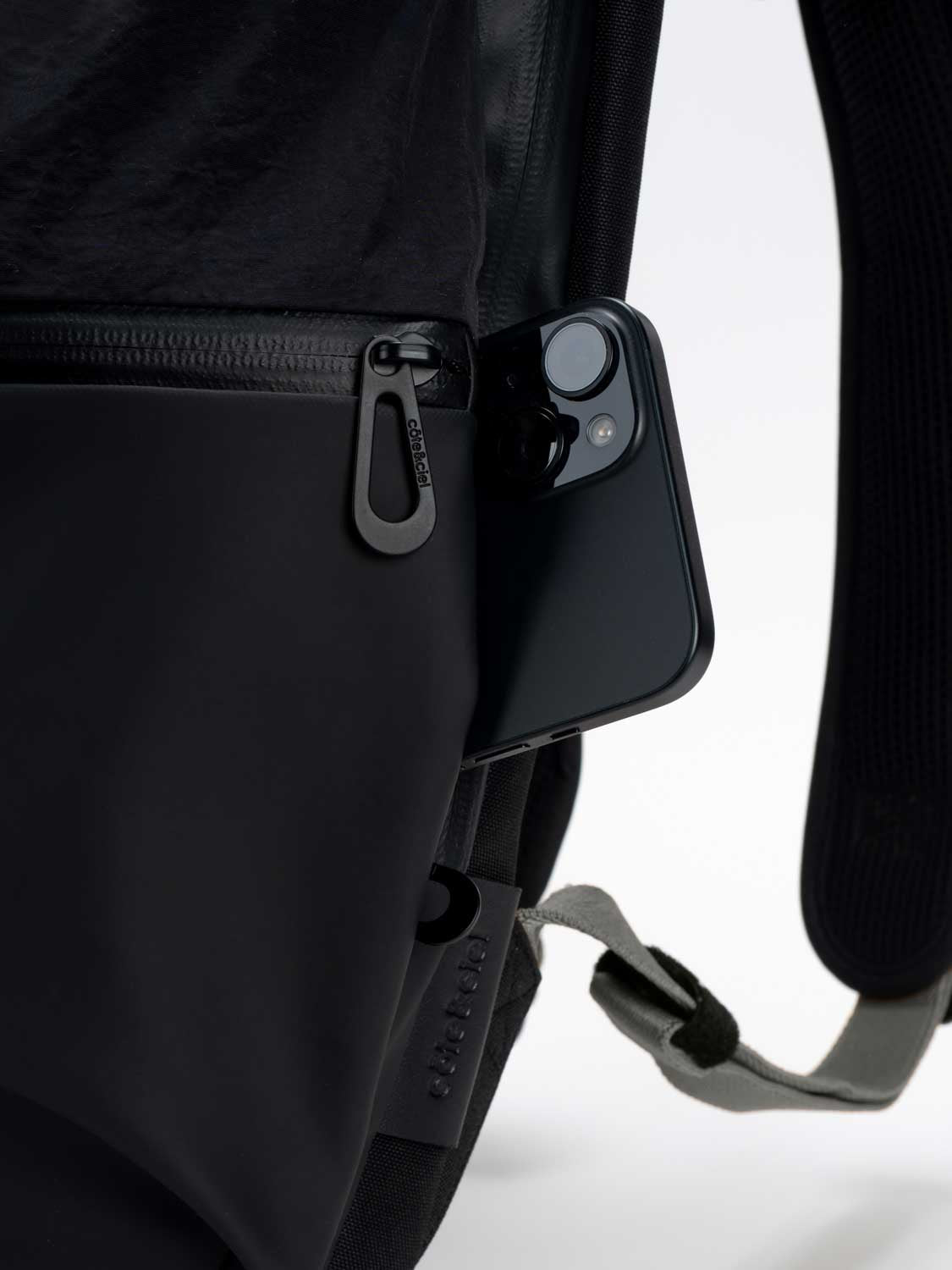 coteetciel Backpack Nile S Smooth Black Colour Accent côte&ciel US 29169