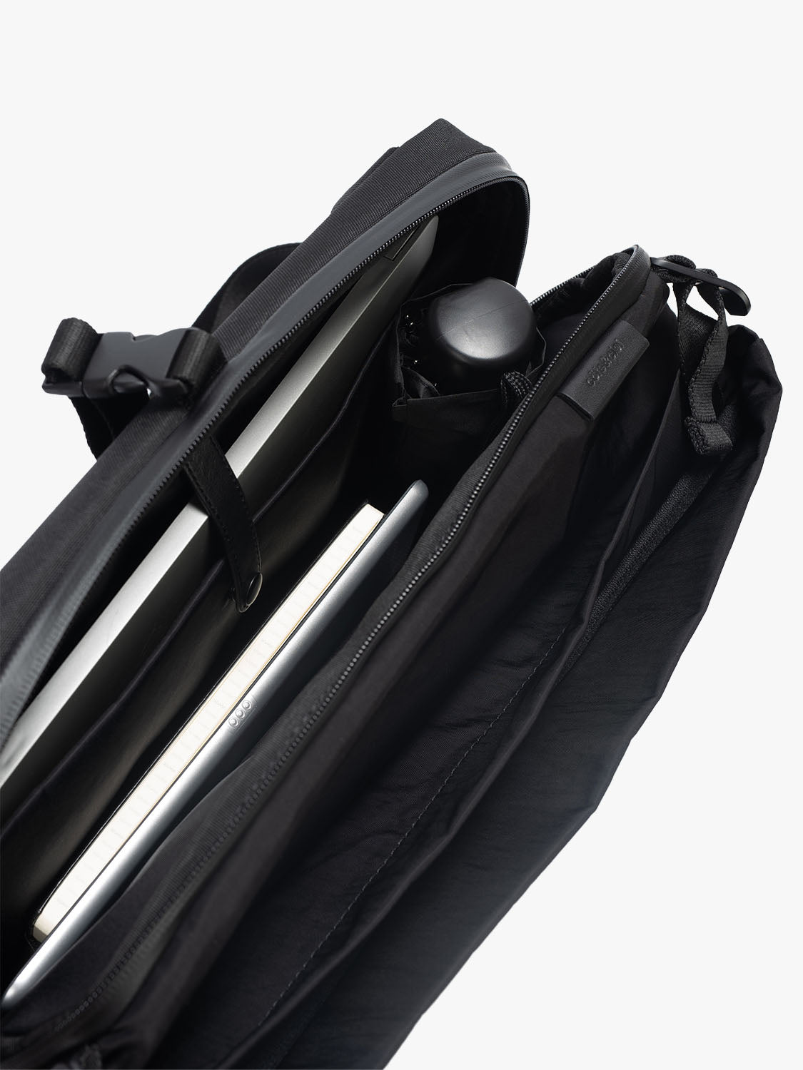 coteetciel Crossbody/Messenger Black Riss Smooth Black côte&ciel US 29030