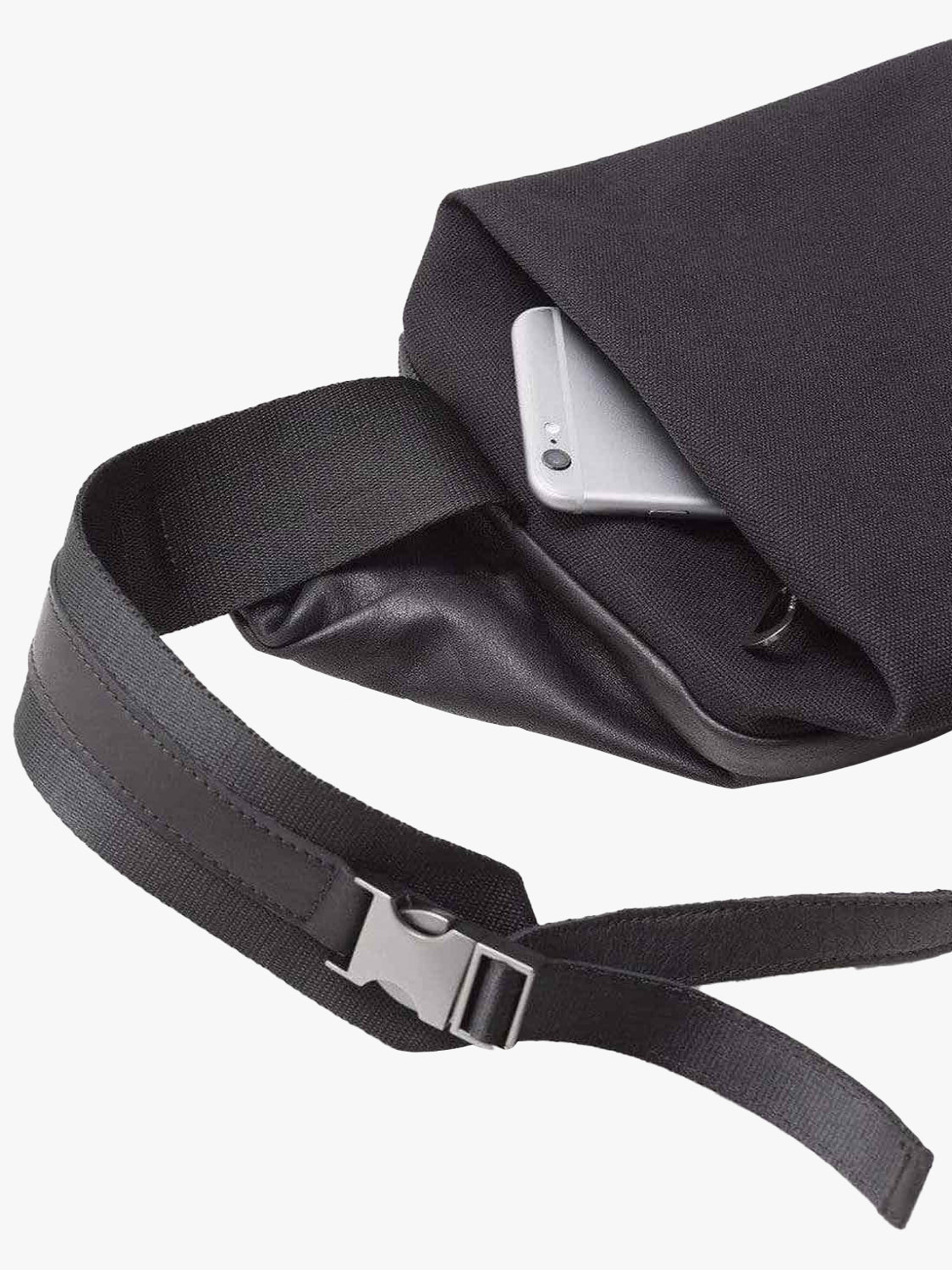 coteetciel Crossbody/Sling Bag Black Isarau M Alias Leather Black côte&ciel US 28604