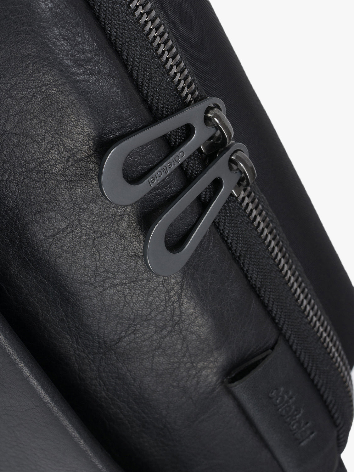 coteetciel Crossbody/Sling/Waist Bag Black Isarau S Alias Black côte&ciel US 28818