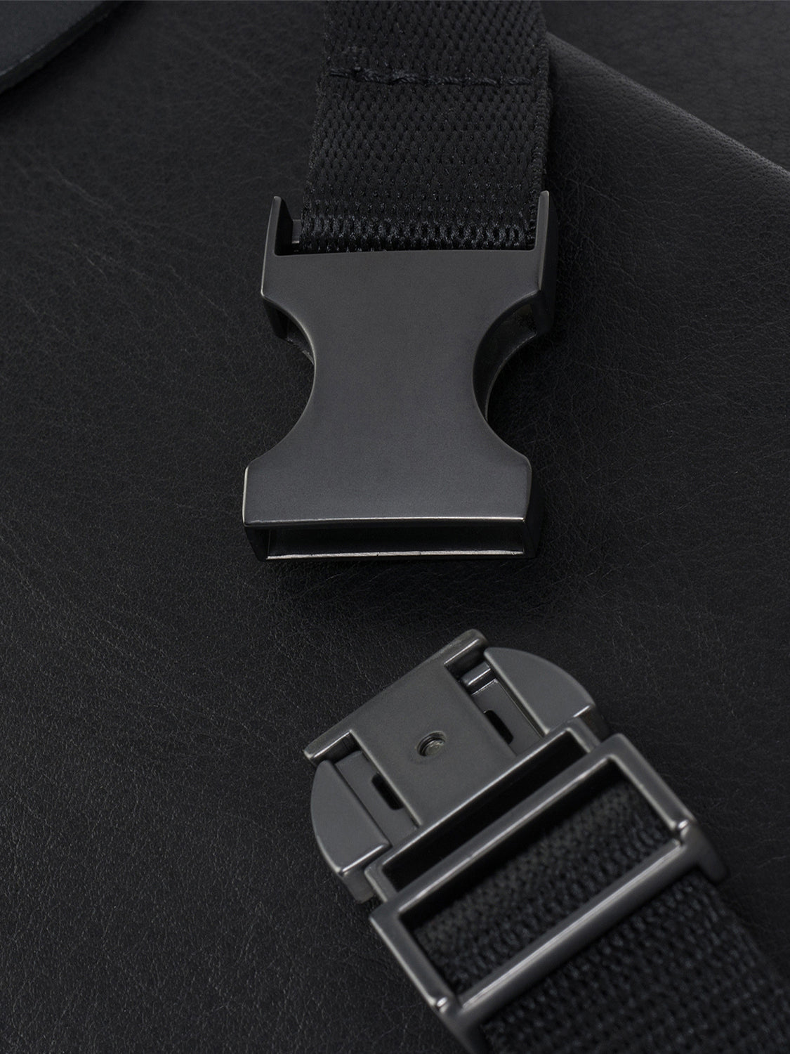 coteetciel Crossbody/Sling/Waist Bag Black Isarau S Alias Black côte&ciel US 28818