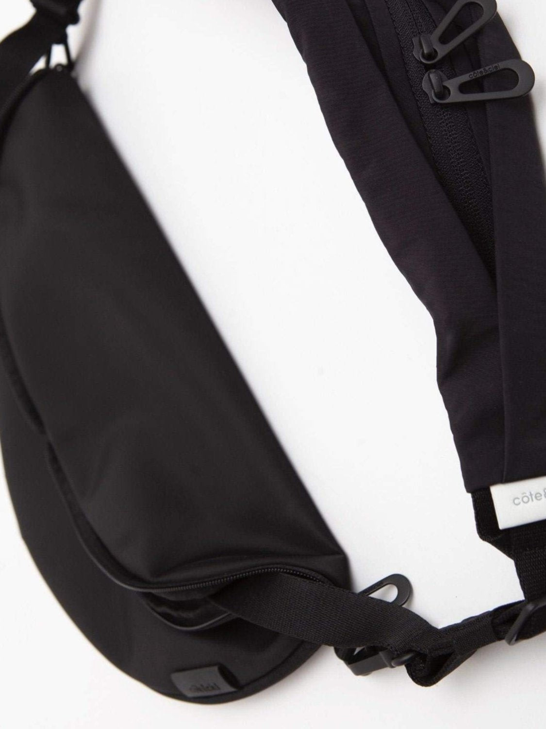 coteetciel Crossbody/Messenger Black Hala S Sleek Black/Orange côte&ciel US 28853