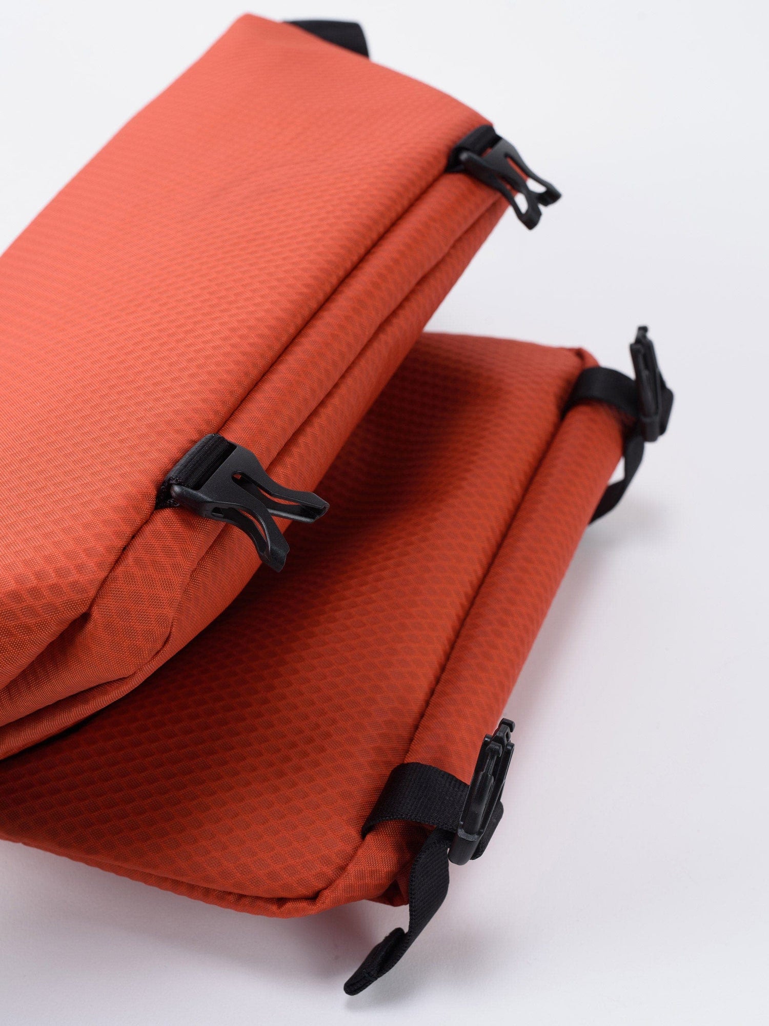 coteetciel Crossbody/Sling Bag Isarau Velo Brick Red côte&ciel US 28968